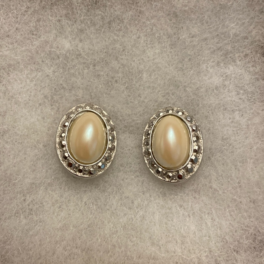 Kenneth Jay Lane Silver Pearl Vintage Clip-On Earrings signed